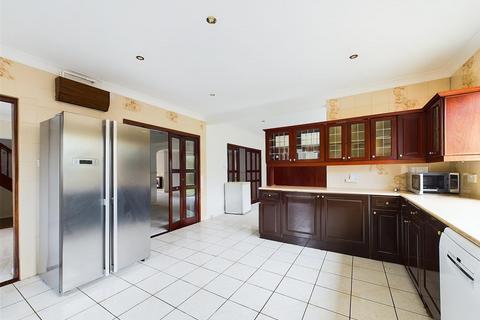 5 bedroom house to rent, Arden Mhor, Pinner HA5