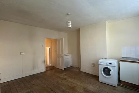 2 bedroom flat for sale, Ground Floor Flat, 43 Kellino Street, Tooting, London, SW17 8SY