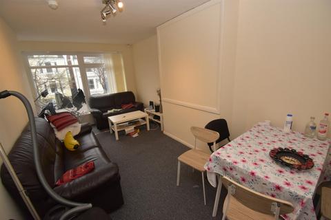 5 bedroom private hall to rent, Russell Terrace, Leamington Spa