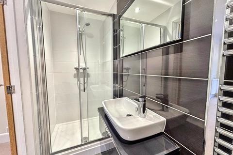3 bedroom flat for sale, Westbourne