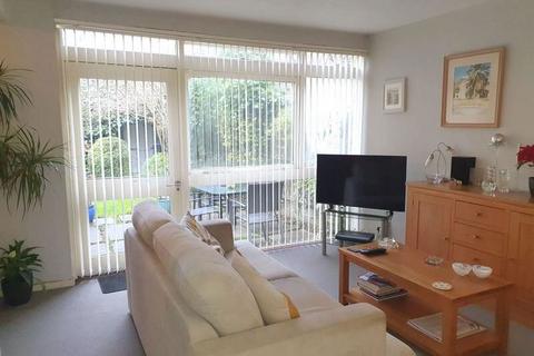undefined, Fieldend, Twickenham, Twickenham, TW1 4TG