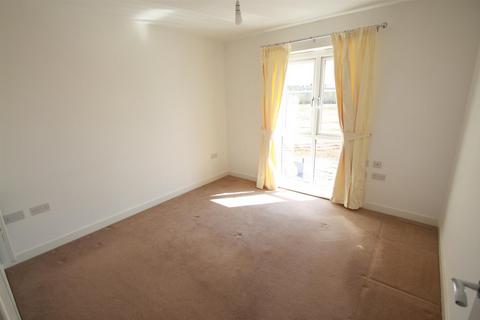 2 bedroom apartment to rent, Columbia Crescent, Wolverhampton WV10