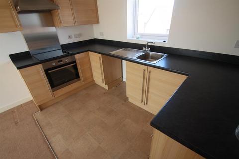 2 bedroom apartment to rent, Columbia Crescent, Wolverhampton WV10