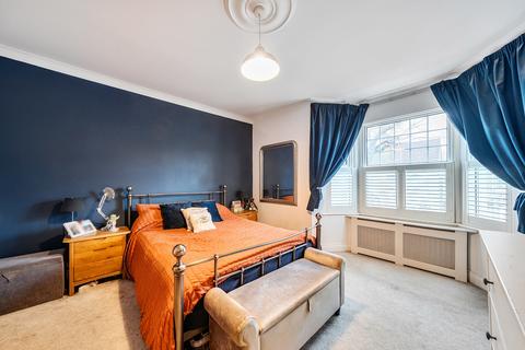 3 bedroom semi-detached house for sale, Malvern Road, Essex RM11