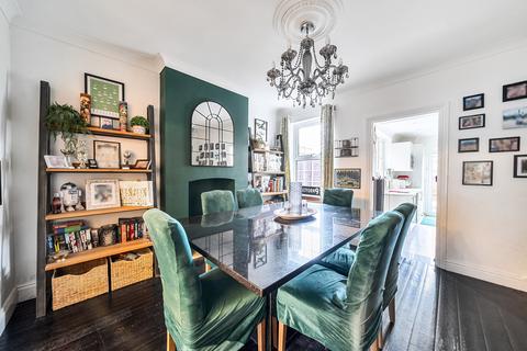 3 bedroom semi-detached house for sale, Malvern Road, Essex RM11