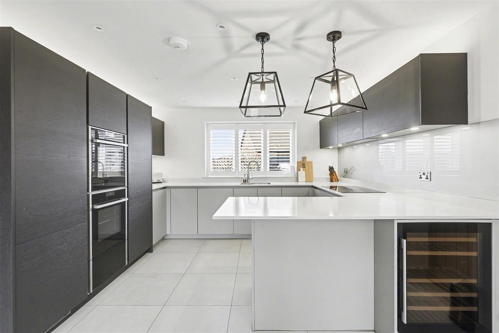 Kitchen.JPG