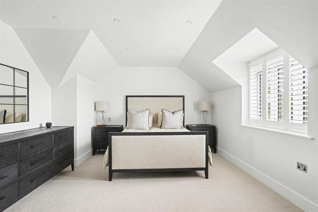 Bedroom 1 a.JPG