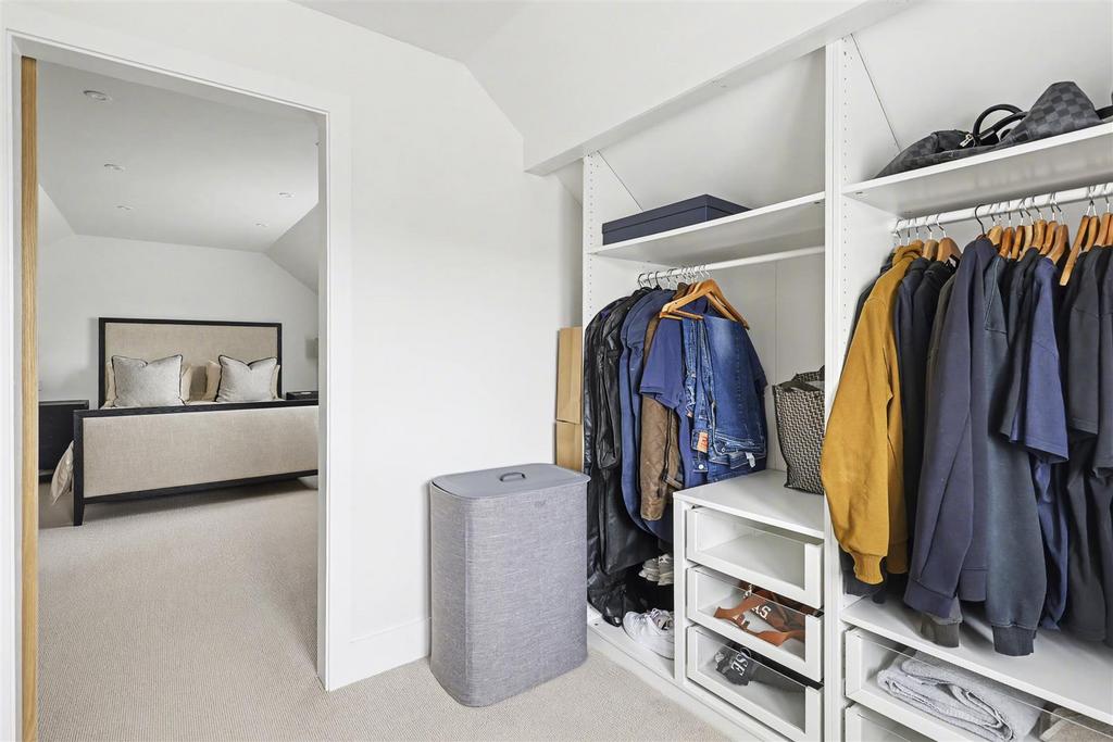 Dressing and bedroom 1.JPG