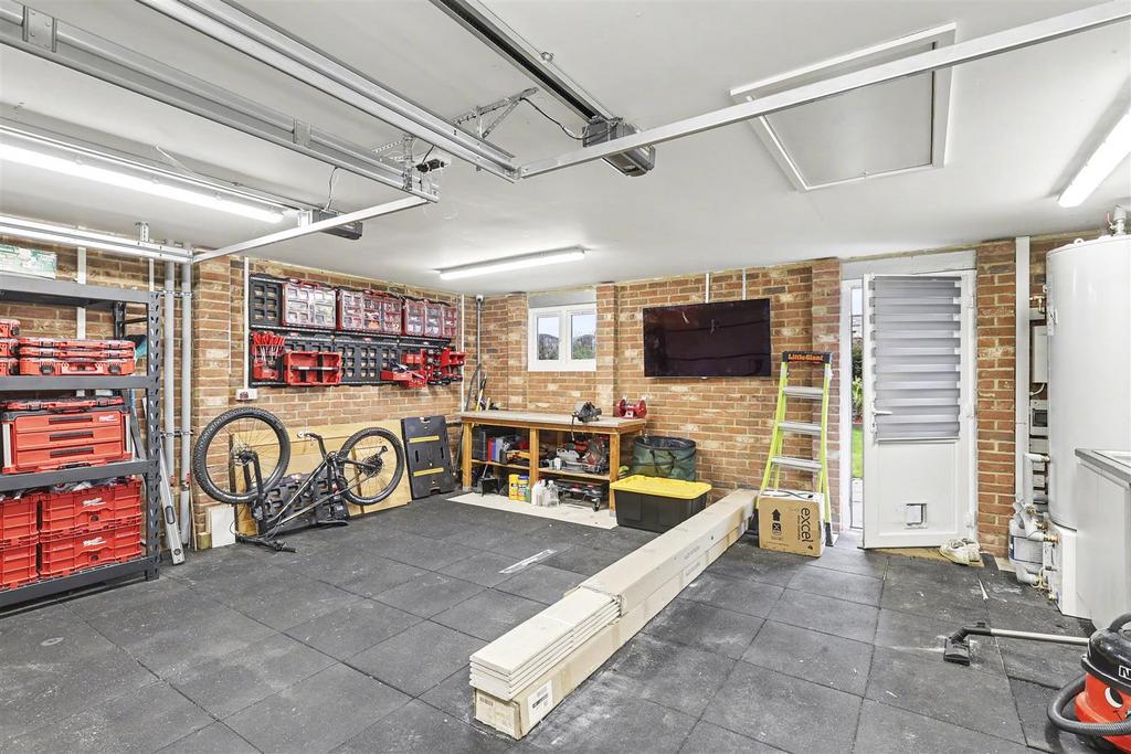 Garage.JPG
