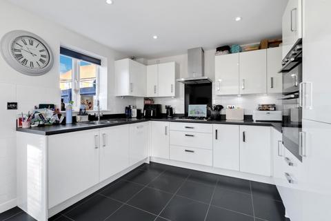 3 bedroom end of terrace house for sale, Tawny Close, Bishops Cleeve, Cheltenham, GL52