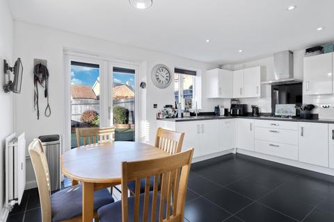 3 bedroom end of terrace house for sale, Tawny Close, Bishops Cleeve, Cheltenham, GL52