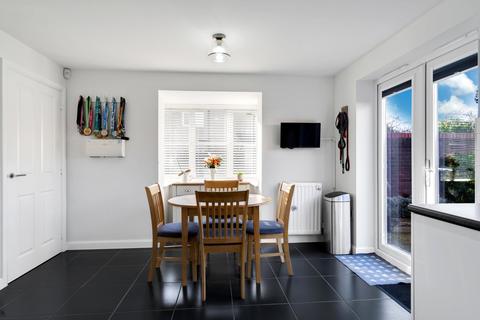 3 bedroom end of terrace house for sale, Tawny Close, Bishops Cleeve, Cheltenham, GL52