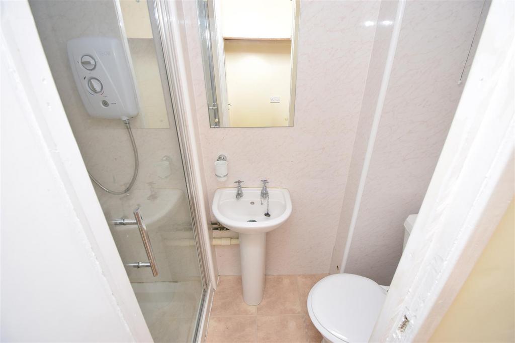SHOWER ROOM.jpg