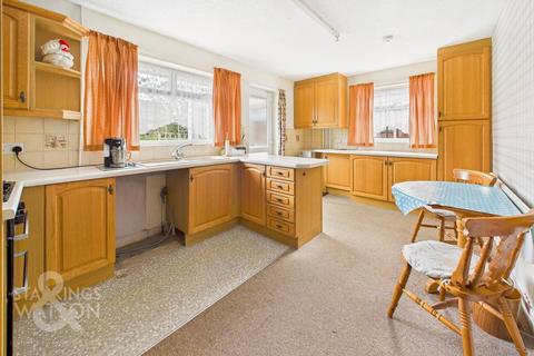 3 bedroom chalet for sale, Kabin Road, Norwich
