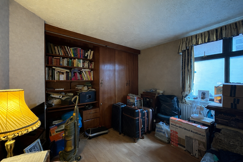 3 bedroom bungalow for sale, Peaketon Avenue, ILFORD IG4