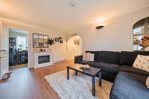 2 bedroom flat for sale, Leggott Way, Stallingborough, Grimsby, Lincolnshire, DN41