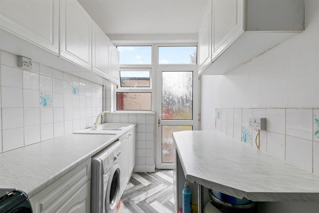 Fitted kitchen