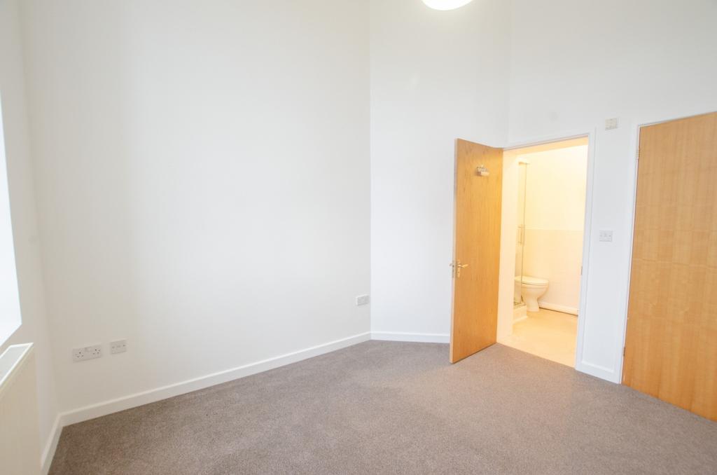 9 Royffe Way  E TPS Bodmin 01208 74182-12