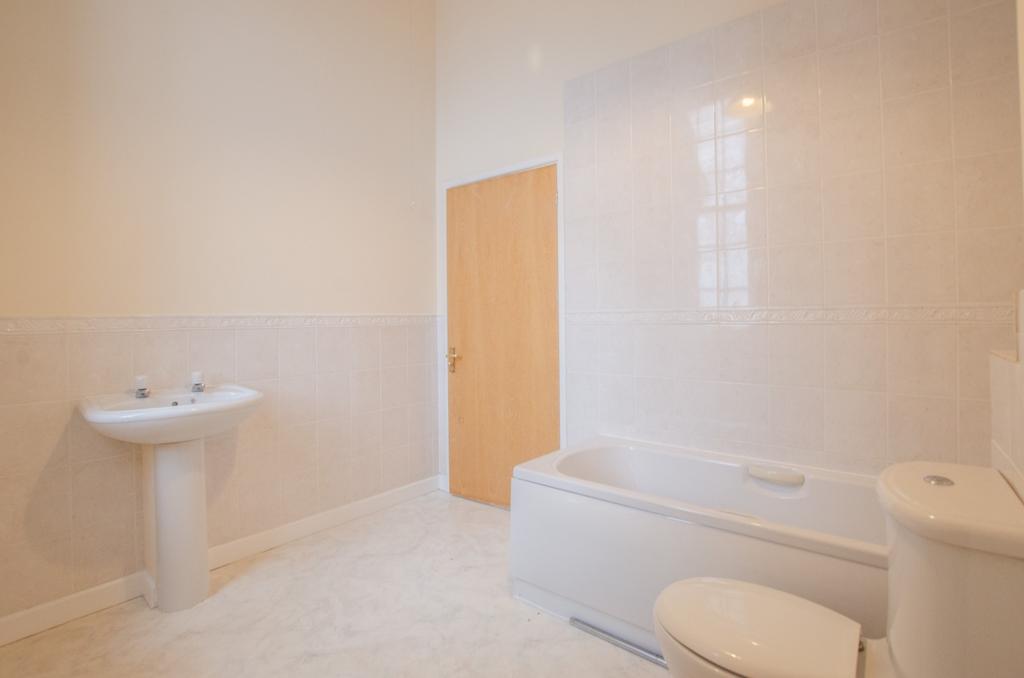 9 Royffe Way  E TPS Bodmin 01208 74182-14