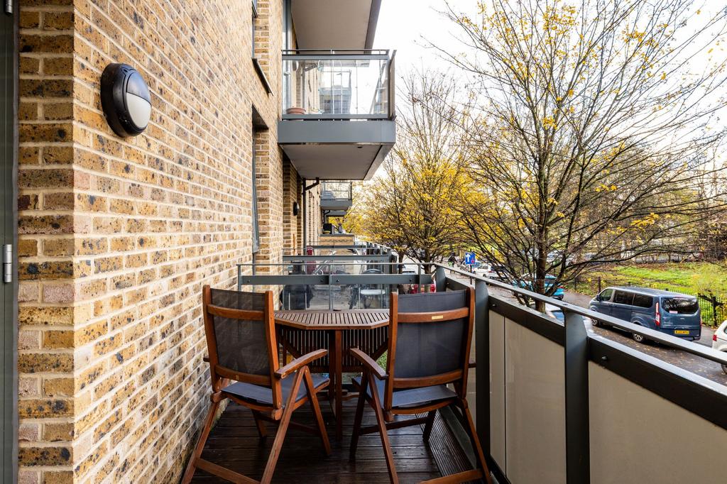 Braid Court, E3
