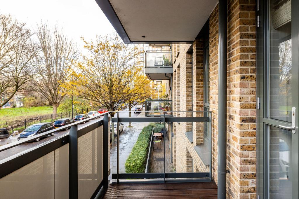 Braid Court, E3