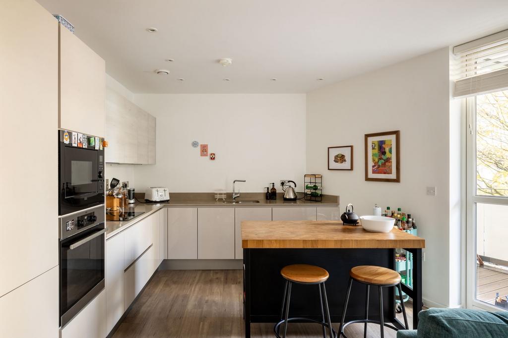 Braid Court, E3