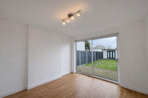 3 bedroom semi-detached house to rent, Hillcross Avenue, Morden, SM4 4EG