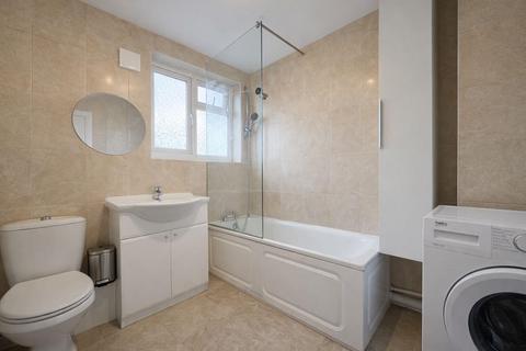 3 bedroom semi-detached house to rent, Hillcross Avenue, Morden, SM4 4EG