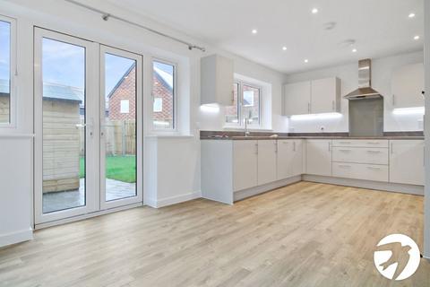 3 bedroom detached house to rent, Colemans Close, Alkerden, Ebbsfleet Valley, Swanscombe, DA10
