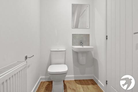 3 bedroom detached house to rent, Colemans Close, Alkerden, Ebbsfleet Valley, Swanscombe, DA10