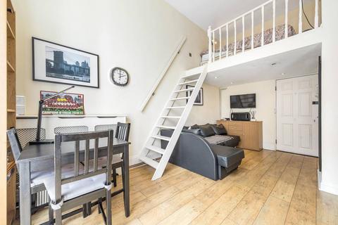 Studio to rent, Elvaston Place, South Kensington, London, SW7