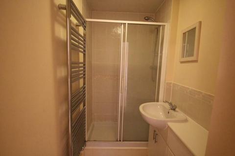 2 bedroom apartment to rent, Addlestone, Surrey, KT15