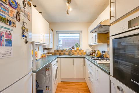 2 bedroom apartment for sale, Crescent Road, Leigh-on-sea, SS9