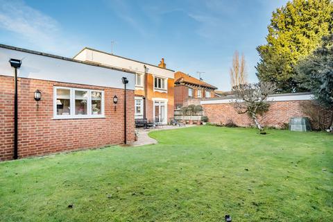 4 bedroom detached house for sale, Belle Avenue, Berkshire RG6