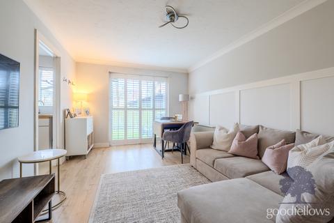 2 bedroom apartment to rent, Chartwell Gardens, Sutton SM3