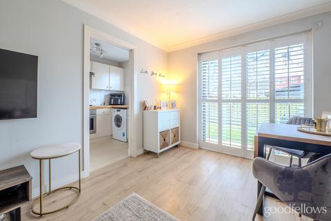2 bedroom apartment to rent, Chartwell Gardens, Sutton SM3