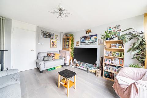 Caernarvon Close, Mitcham CR4