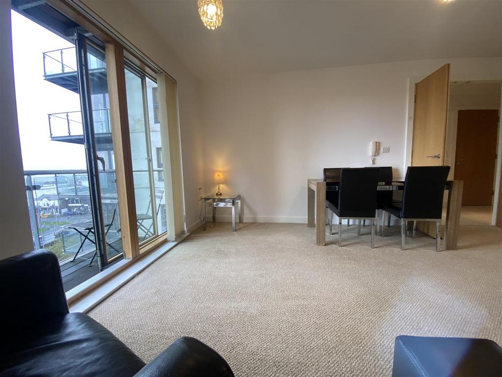 Livingroom (5).jpeg