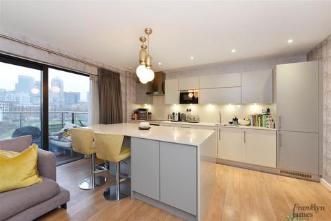 3 bedroom apartment for sale, Boathouse Apartments, Cotall Street, London, E14