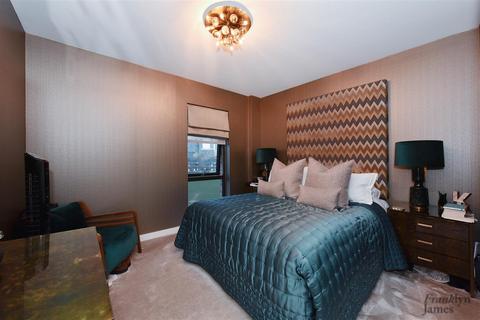 3 bedroom apartment for sale, Boathouse Apartments, Cotall Street, London, E14