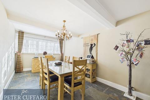 4 bedroom detached house for sale, Hunsdon Road, Ware SG12