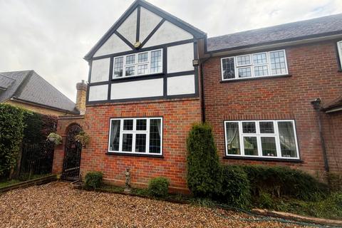 2 bedroom house to rent, Drovers Lane, Buckinghamshire HP7
