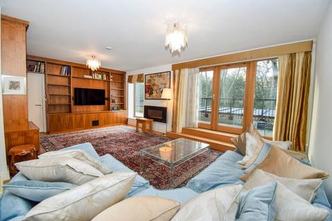 undefined, Cliveden Gages, Taplow, Buckinghamshire, SL6