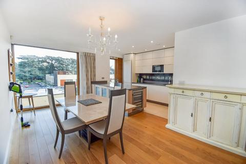 undefined, Cliveden Gages, Taplow, Buckinghamshire, SL6