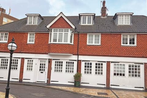 De Walden Mews, Eastbourne, BN20 7QU