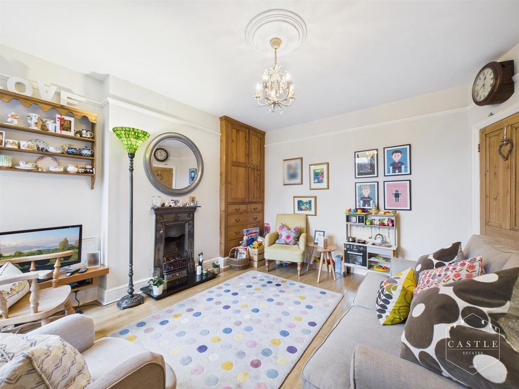 Sitting/dining room