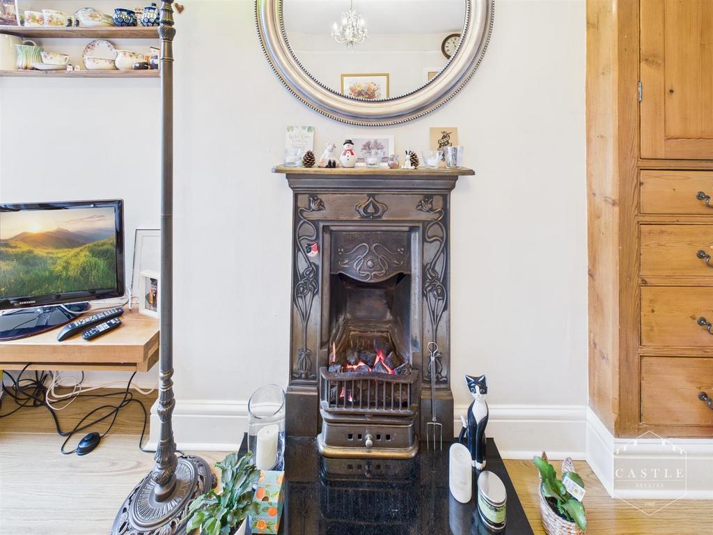 Sitting/dining room