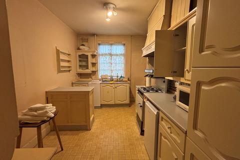 3 bedroom flat for sale, Flat 11 Vernon Court, Hendon Way, Childs Hill, London, NW2 2PD