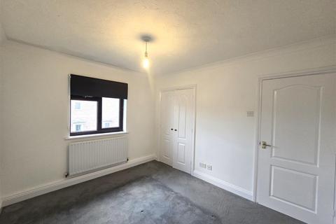 2 bedroom apartment to rent, East Station Road, Aldershot GU12