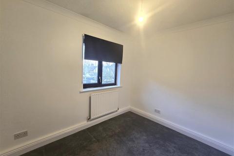 2 bedroom apartment to rent, East Station Road, Aldershot GU12